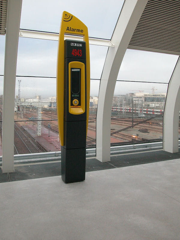 Borne BAU en gare ferrovière